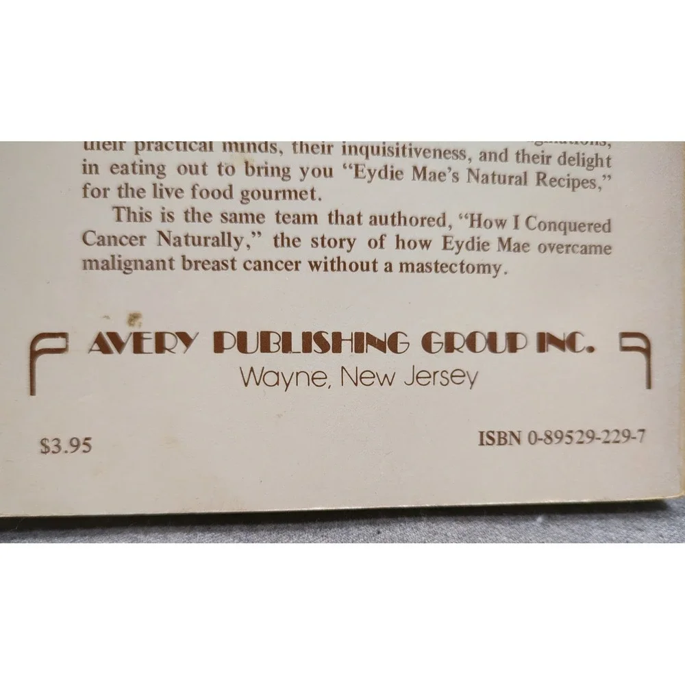 1978 Eydiemae's Natural Recipes‎ by Eydie Mae Hunsberger & Chris Loeffler